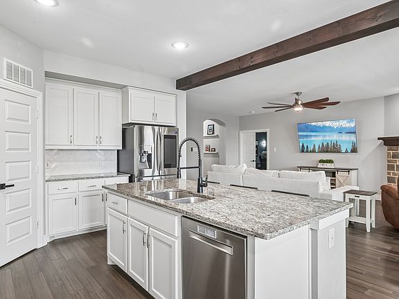 3rd image of 1805 Huntsman Way