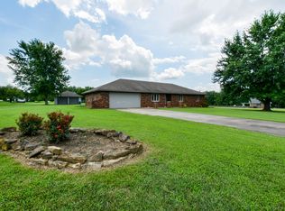 2770 E Daniels St, Springfield, MO 65803