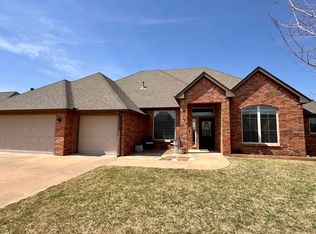 2020 Day Break Ln, Enid, OK 73703