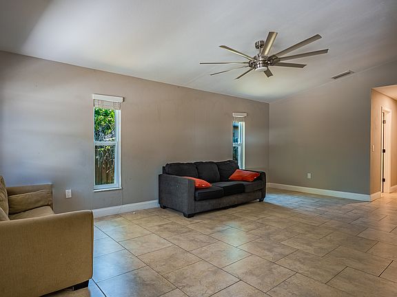 5th image of 2423 23rd St #1