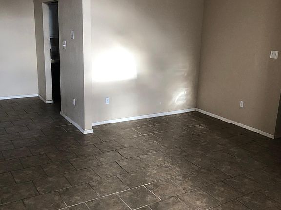 2nd image of 758 Chaucer Dr