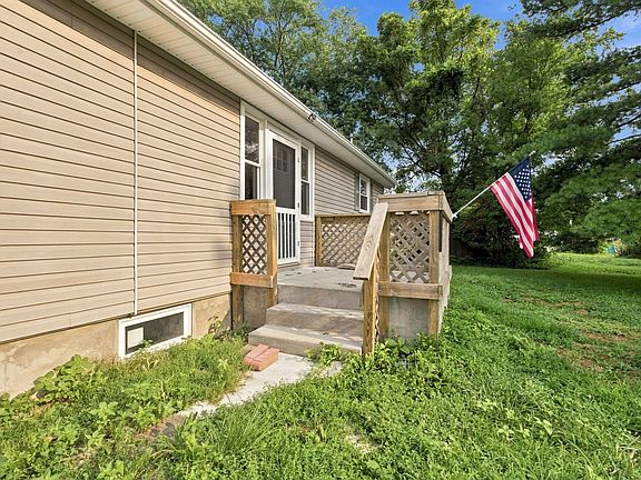 4th image of 137 Blake Ln