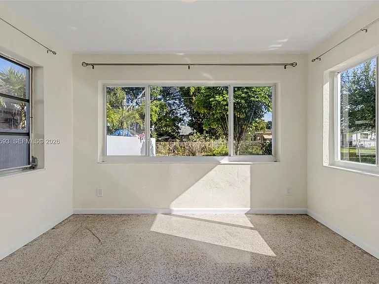 616 NW 3rd Ct — Photo 14