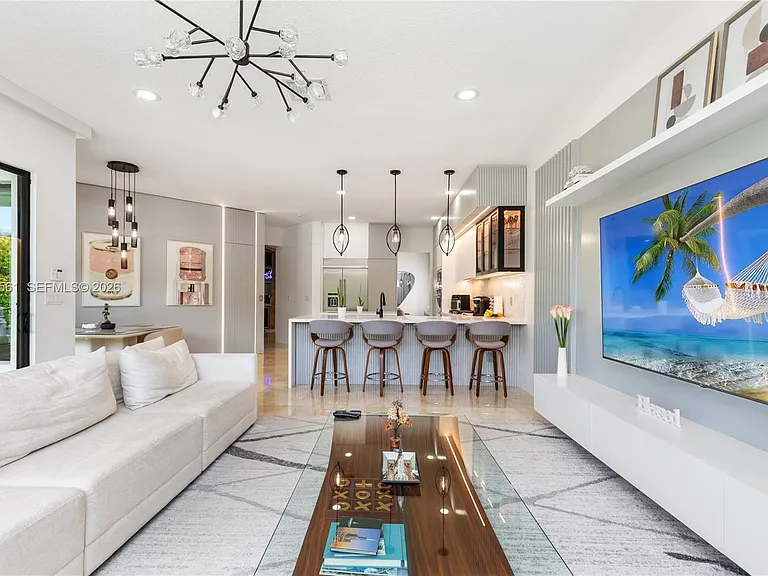 9529 Eden Roc Ct — Photo 13