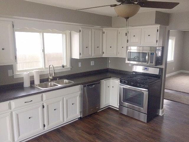 1st image of 712 Lakeview Dr