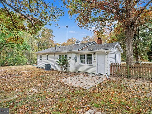 2nd image of 846 Borden Rd