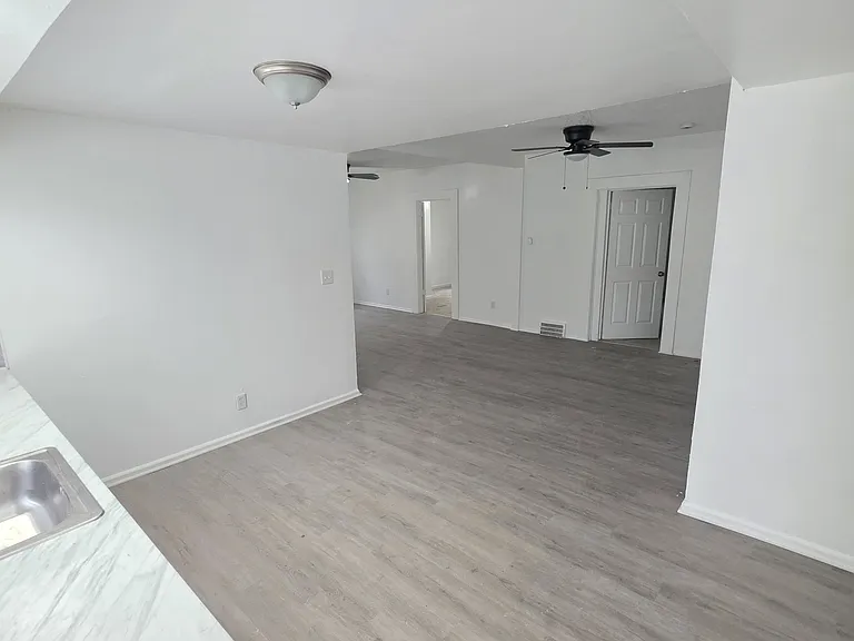 8408 Mettetal St — Photo 28