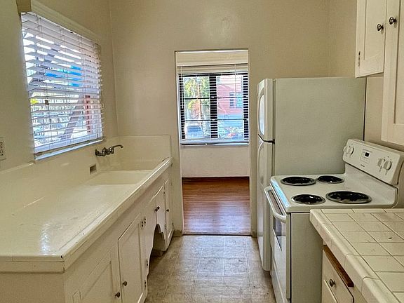 4th image of 235 Kalmia St #0