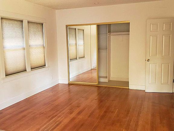 5th image of 14502 S Carmelina Ave