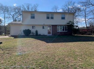 1 Klein St, Oakhurst, NJ 07755
