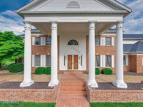 2nd image of 2624 Country Club Dr