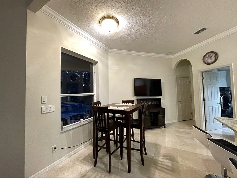 Breakfast area