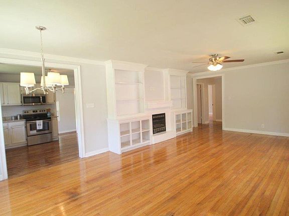 5th image of 304 Thornhill Cir