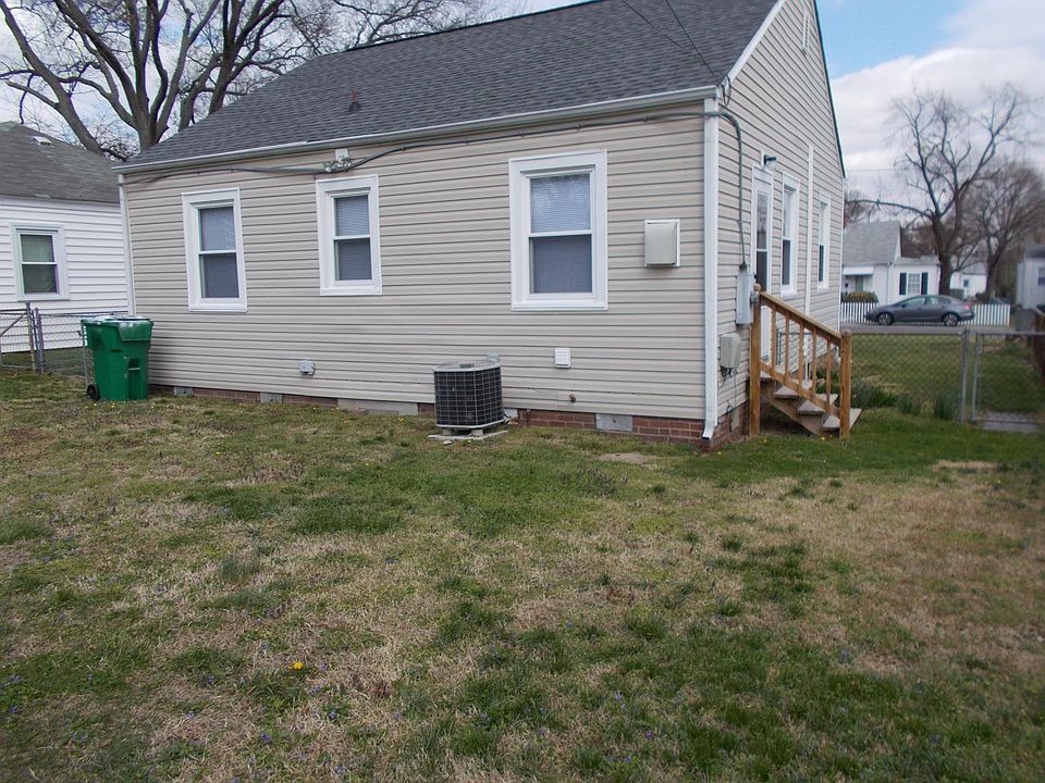 2nd image of 6204 Ellis Ave