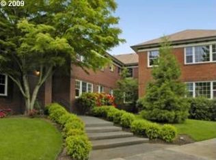 701 NE 28th Ave APT 10, Portland, OR 97232