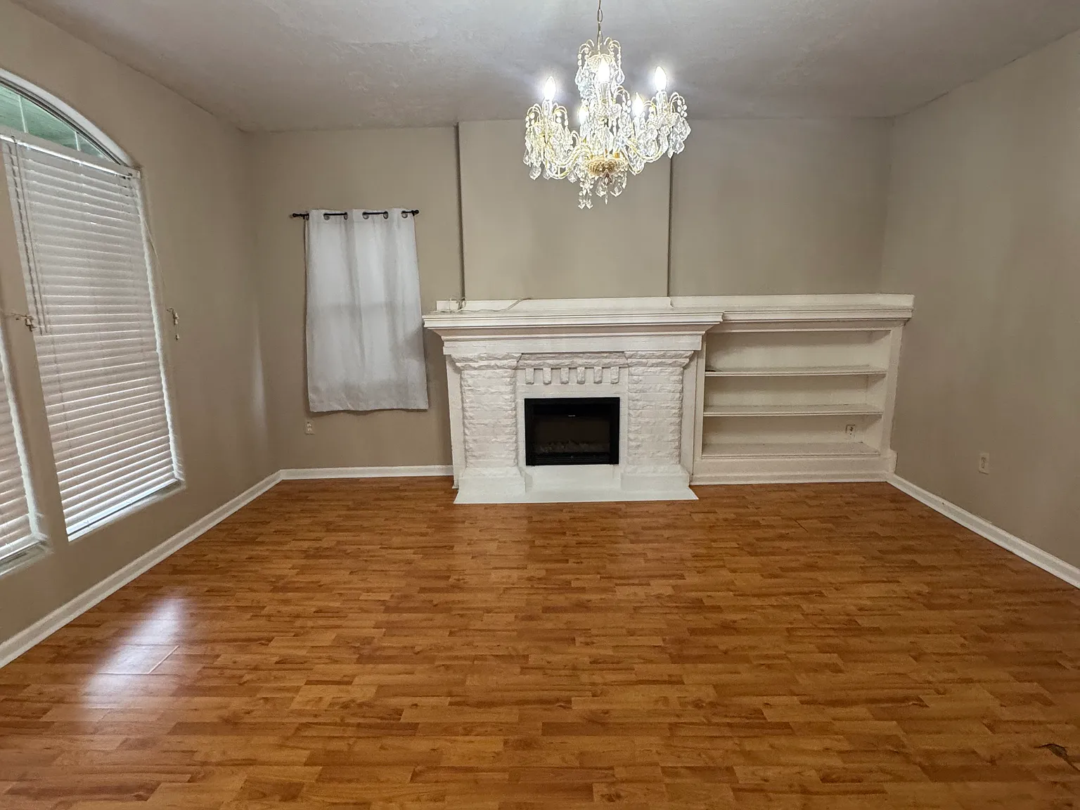 4 bed, 1891 sqft, $1,600 — Photo 3