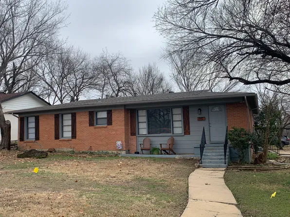 3150 Ray Dr W, Haltom City, TX 76117