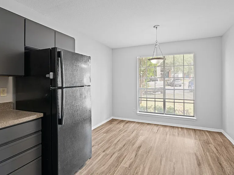 1815 River Crossing Cir #D — Photo 7