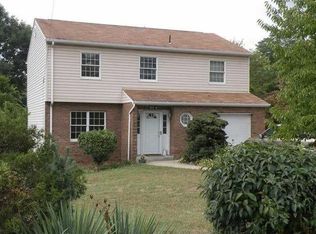 301 1/2 Howard Dr, Upper Saint Clair, PA 15241