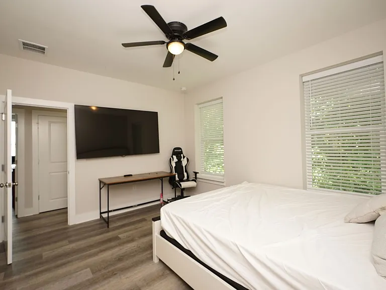 106 Penny Ln — Photo 14