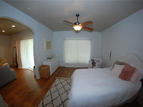 3rd image of 1908 San Antonio St APT 212