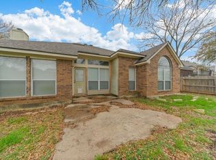 8211 Parkland Hills Dr, San Antonio, TX 78254