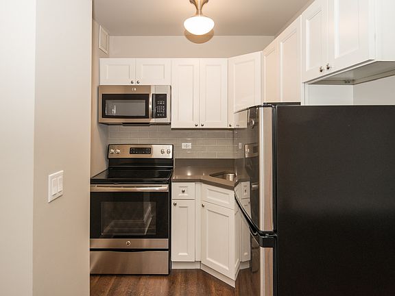 2nd image of 817 W Lakeside Pl APT 803