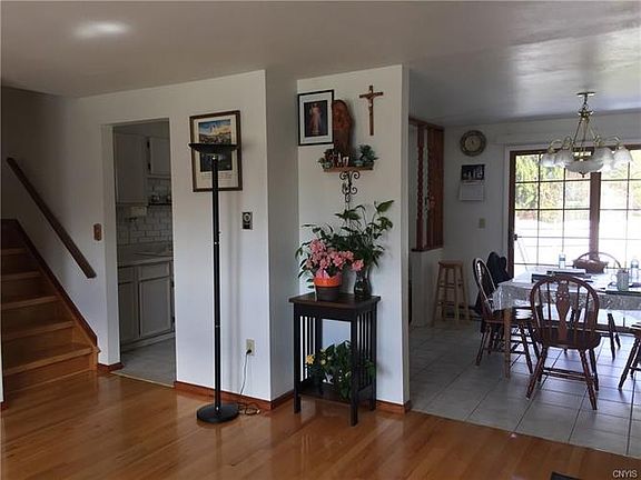 5th image of 4974 Dahlia Cir