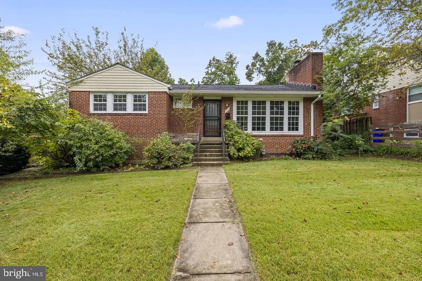 5 bed, 2.0 bath, 2144 sqft, $3,800 — Photo 1