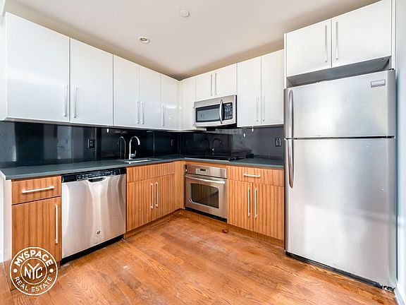 3rd image of 1209 Dekalb Ave #3270X