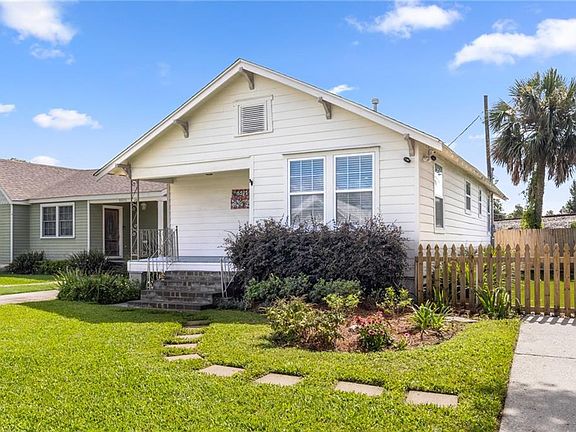 3rd image of 5501 Woodlawn Pl