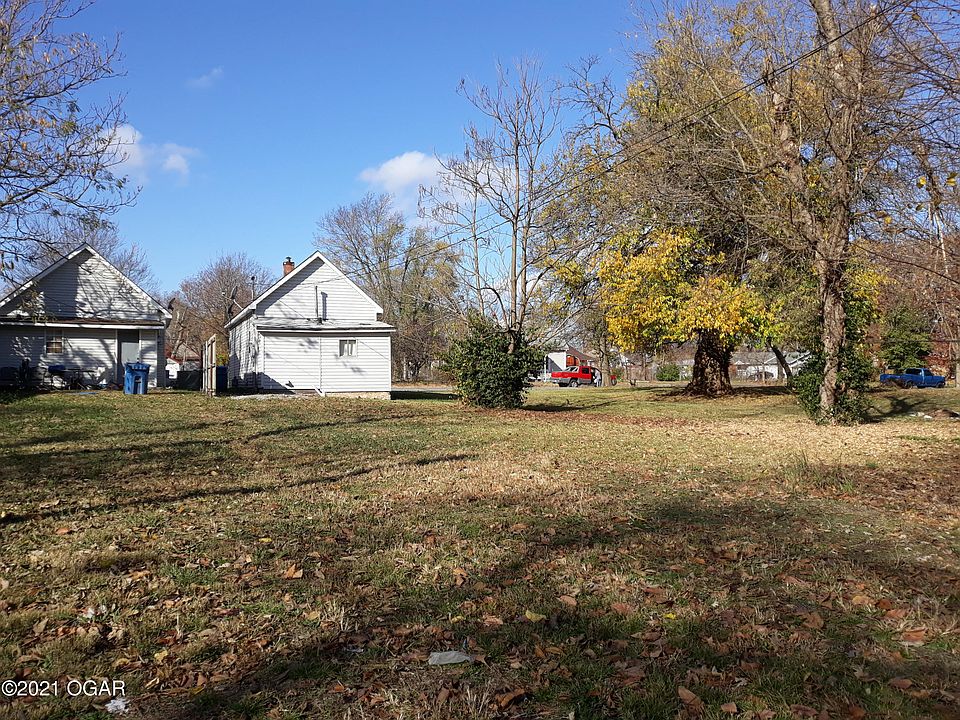 2nd image of 1323-1325 Grand Ave