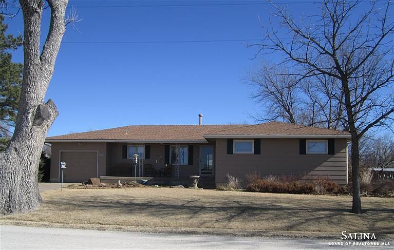 1st image of 205 E Fairchilds Ave