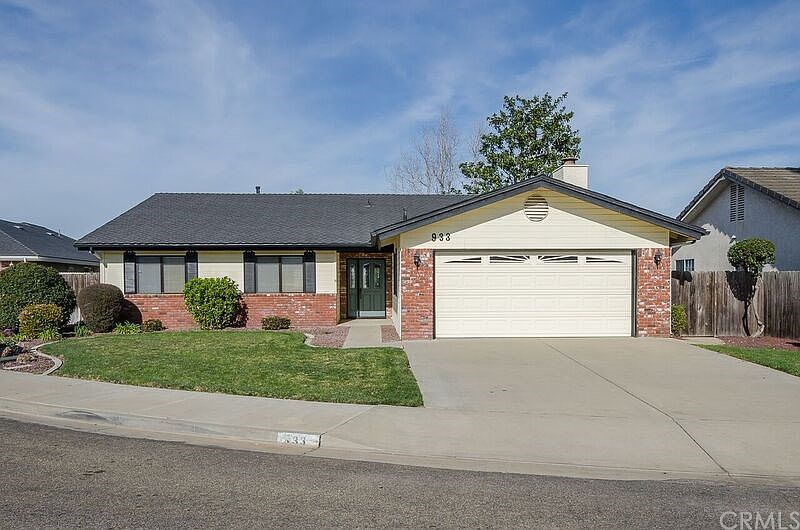 1st image of 933 E Skylark Ct