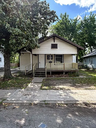 20 4th Street Cir Photo 1