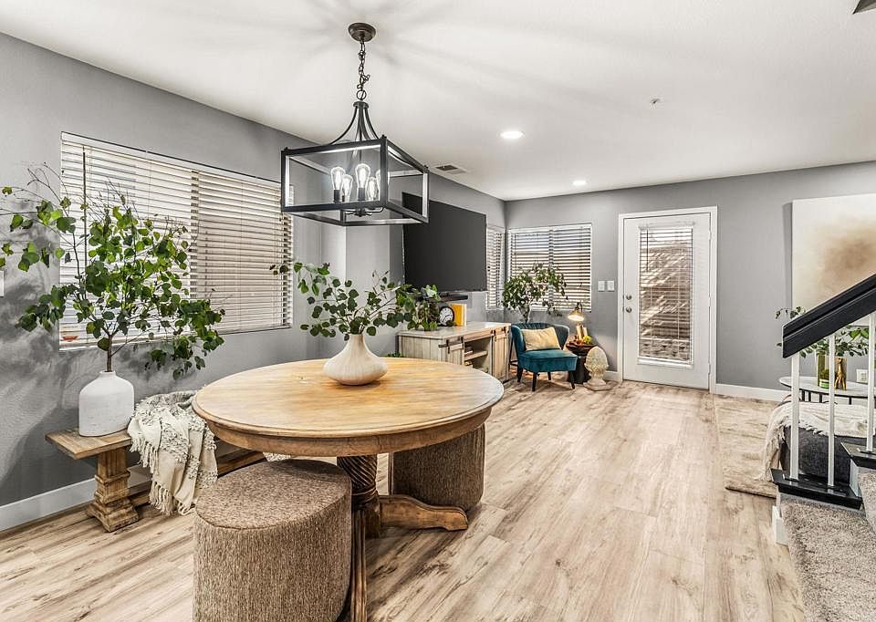 1st image of 2240 Kings View Cir