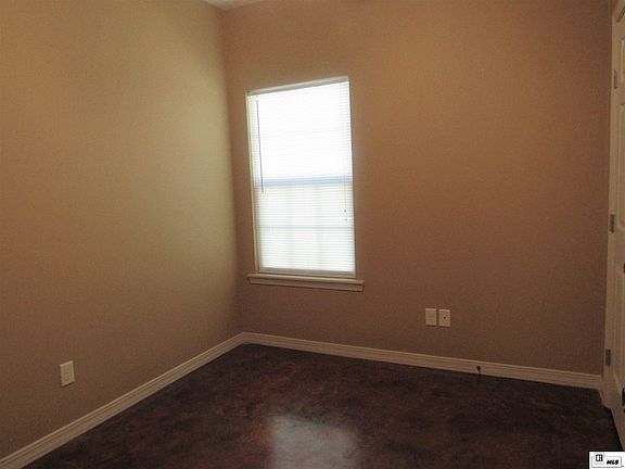 4th image of 118 Flagstone Dr