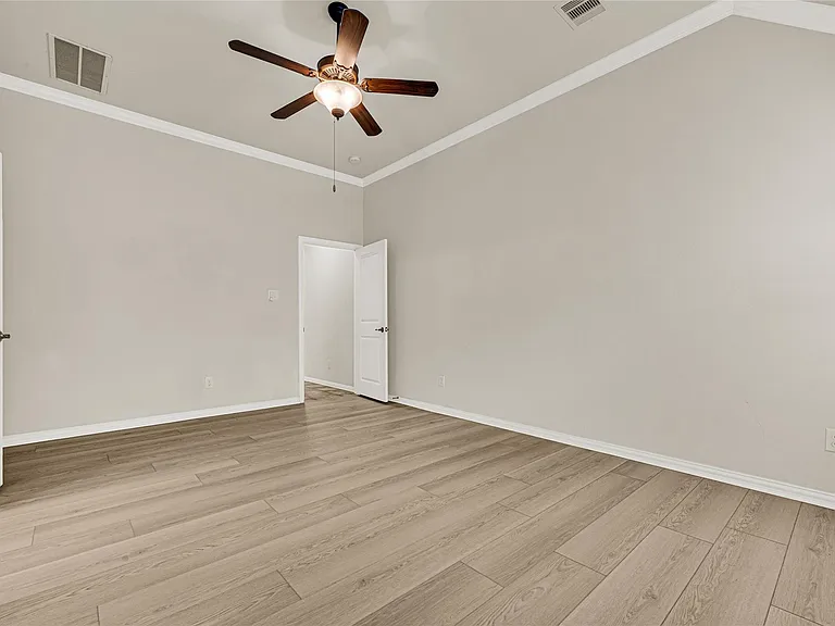 2414 Willow Fall Ln — Photo 13