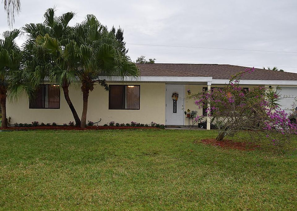 1st image of 782 SE Lighthouse Ave