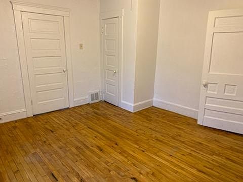 5th image of 2031 Lark St #2