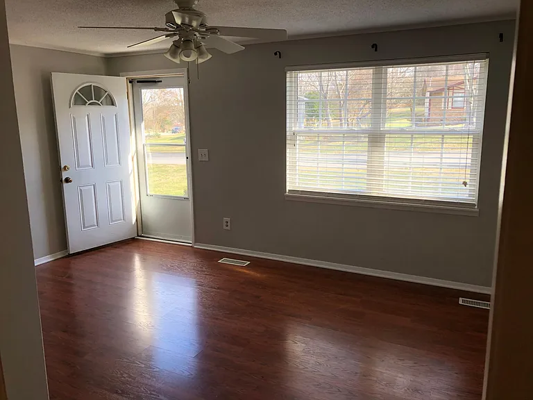 703 Marsfield Rd — Photo 6