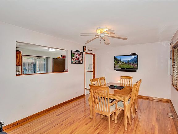 2nd image of 9137 Orchard Ln