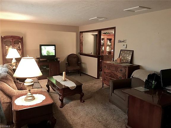 4th image of 2224 Randall St