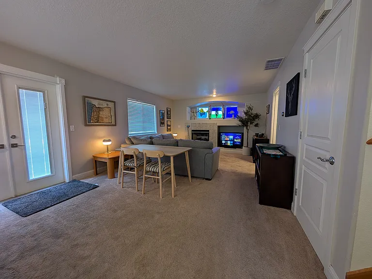 704 SE 56th Ave — Photo 4