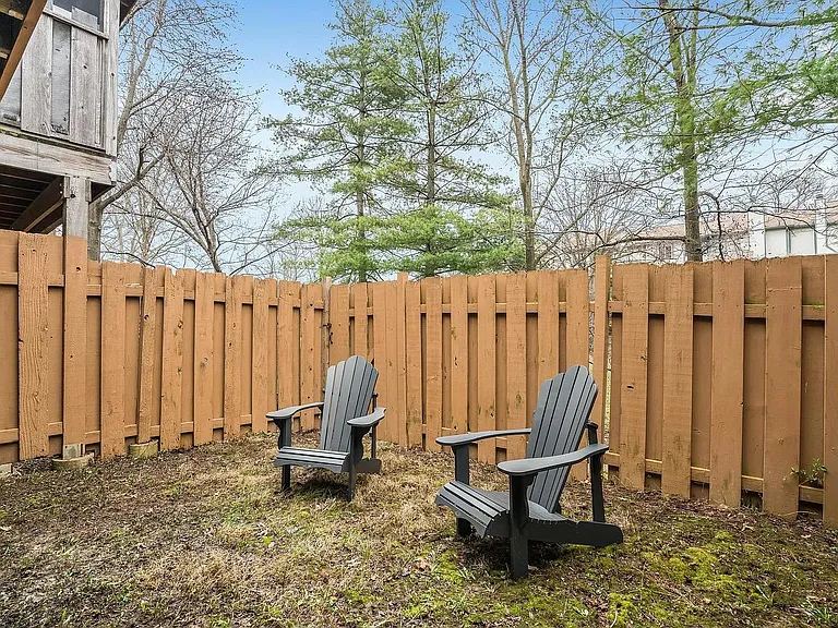 2028 Falling Brook Dr — Photo 32