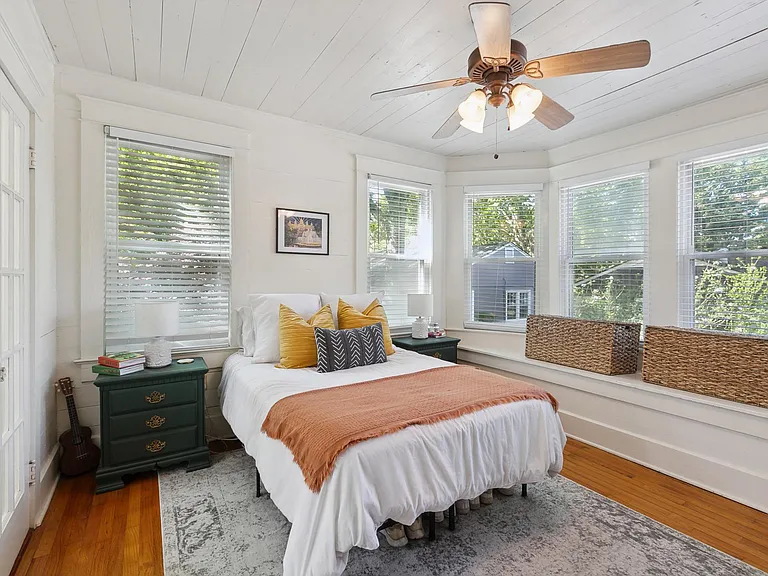359 Ogden Dr — Photo 9