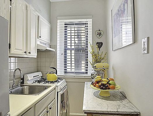 4th image of 209 W 104th St APT 3G