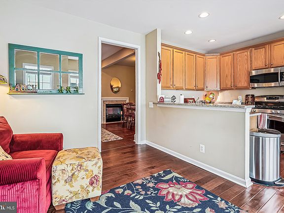 5th image of 5021 Village Fountain Pl