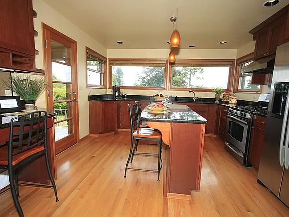 Fully updated kitchen w/ lake views! 