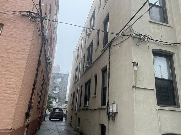 3rd image of 31-33 47th St #6